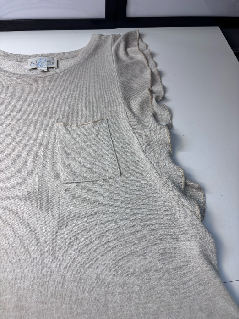 Jun & Ivy Cream Ruffle-Sleeve Crew Neck Sweater Made In USA EUC Size M